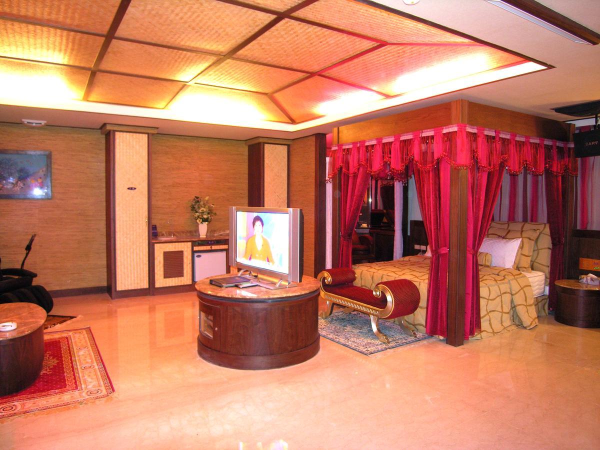 Daniel Spa Motel Pingzhen Exterior foto